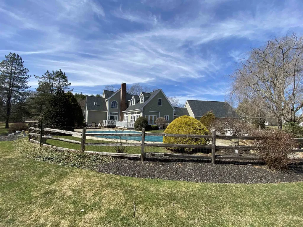 118 N Pepperell Road Hollis NH 03049