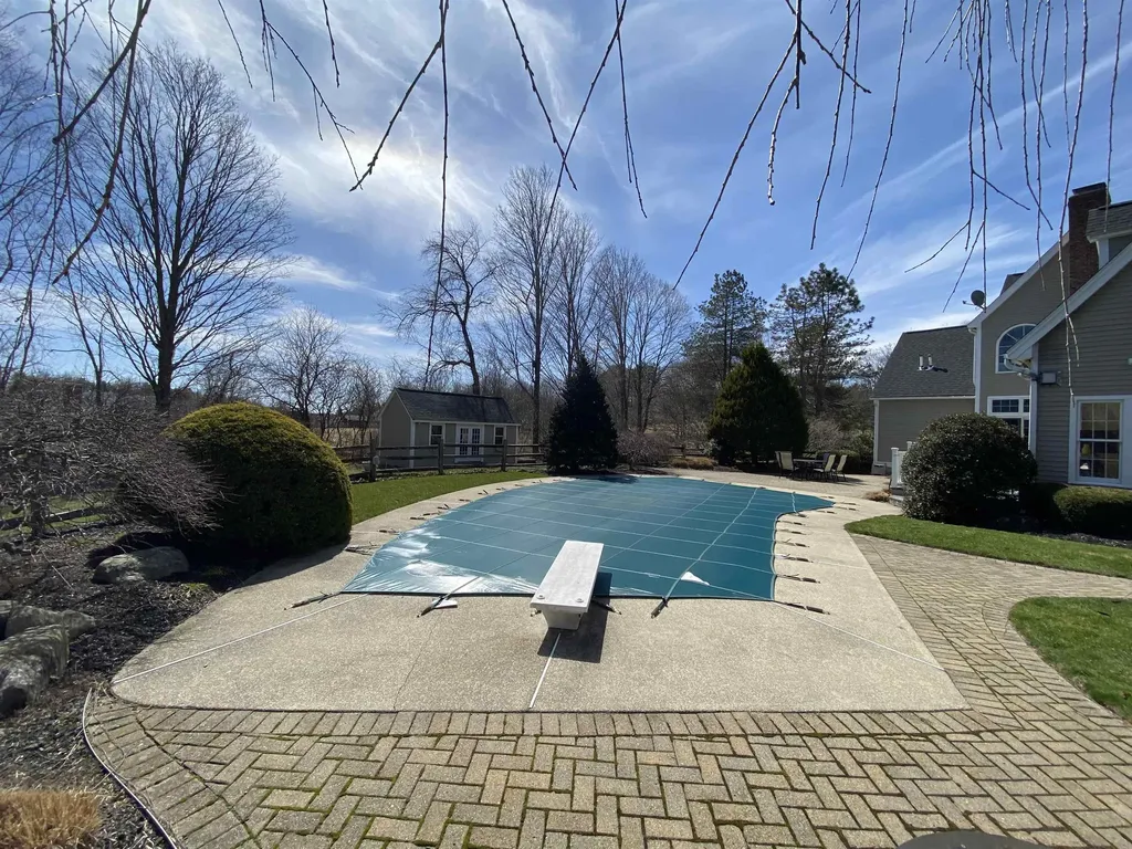 118 N Pepperell Road Hollis NH 03049