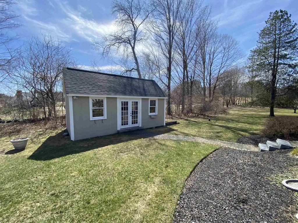 118 N Pepperell Road Hollis NH 03049