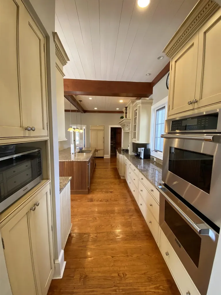 118 N Pepperell Road Hollis NH 03049