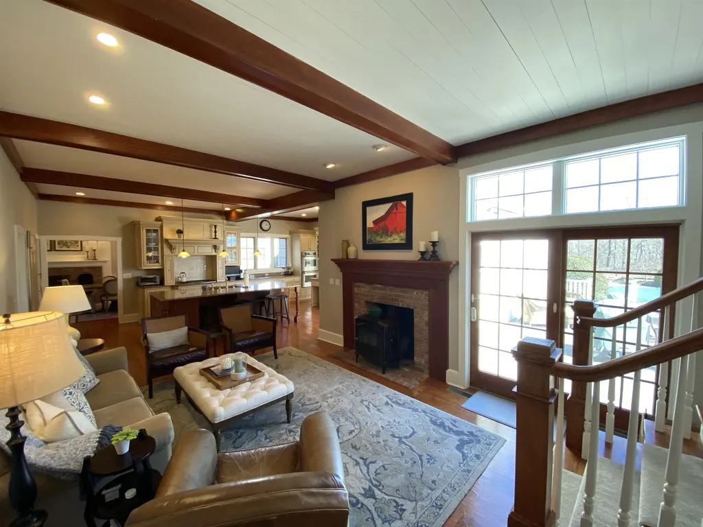 118 N Pepperell Road Hollis NH 03049