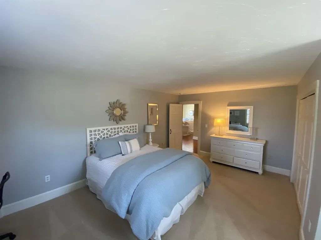 118 N Pepperell Road Hollis NH 03049