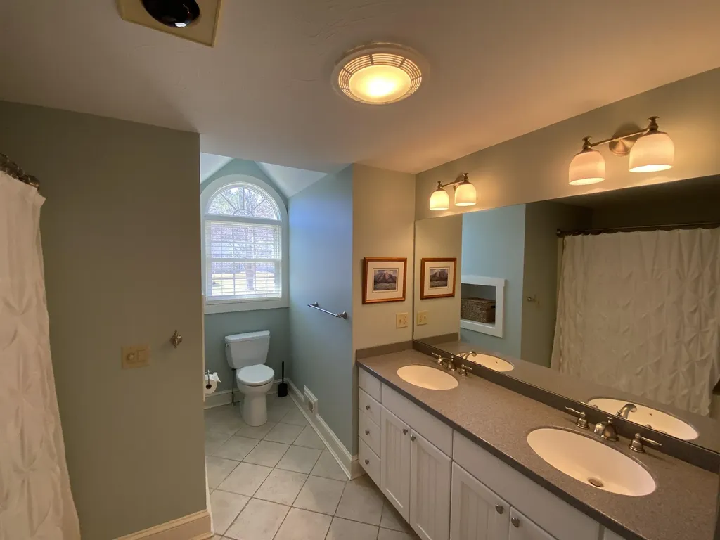 118 N Pepperell Road Hollis NH 03049