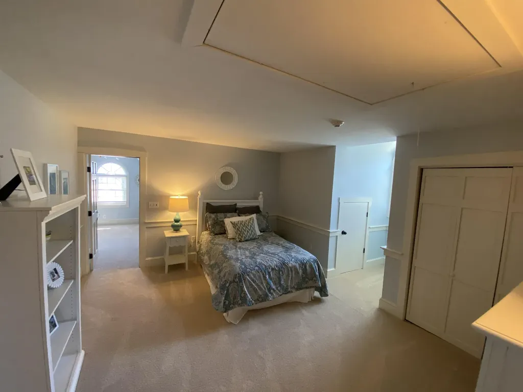 118 N Pepperell Road Hollis NH 03049