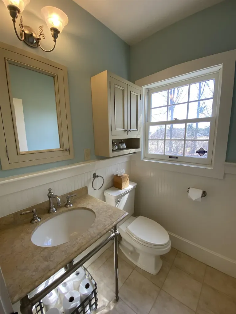 118 N Pepperell Road Hollis NH 03049