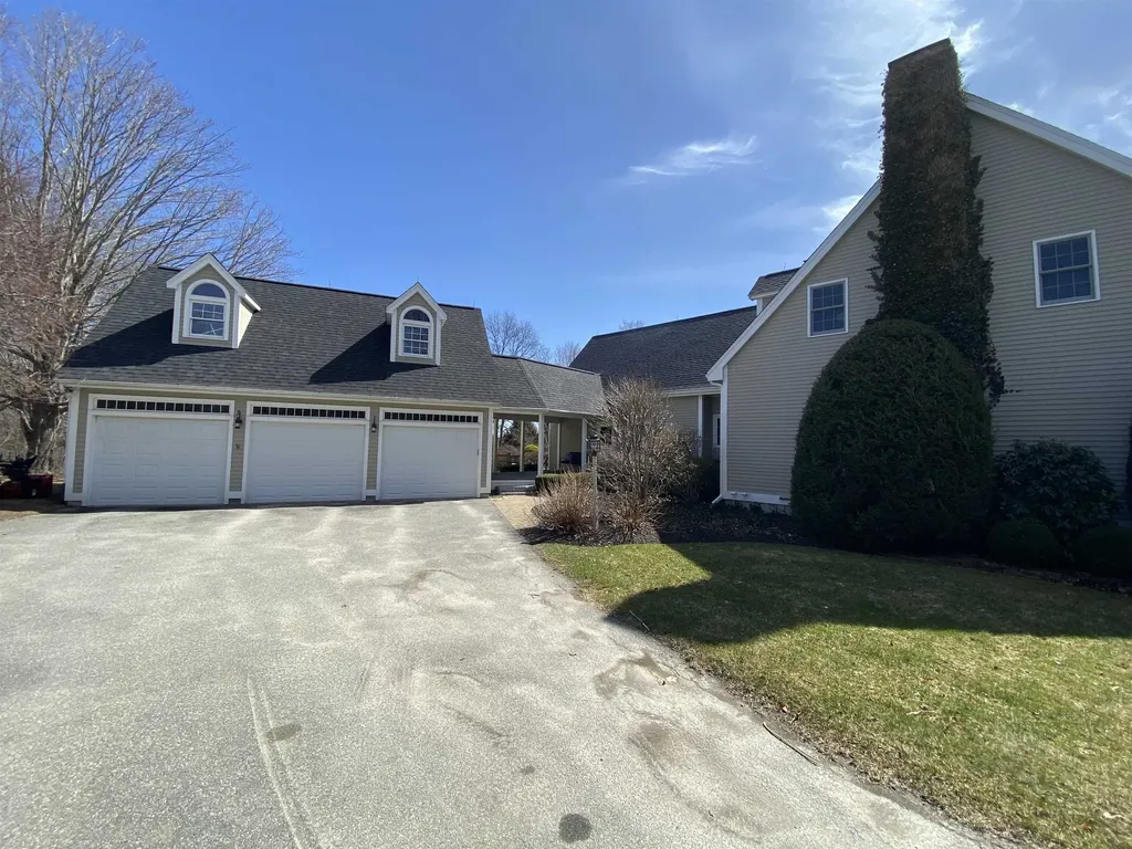 118 N Pepperell Road Hollis NH 03049