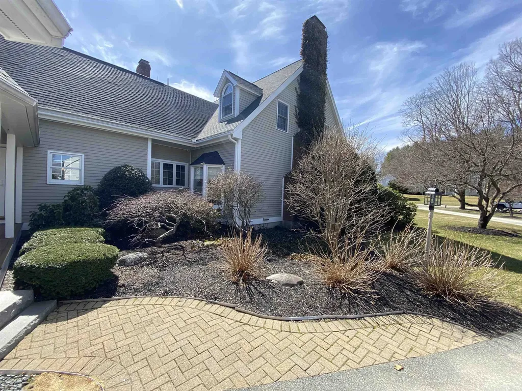 118 N Pepperell Road Hollis NH 03049