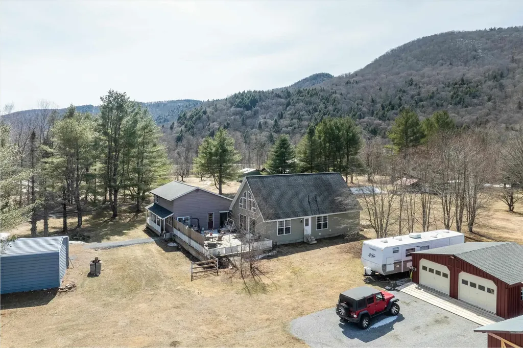 54 Twitchell Settlement Rochester VT 05767