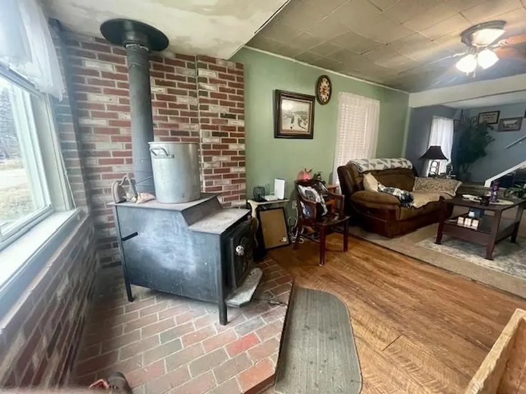 39 Washington Street Gorham NH 03581