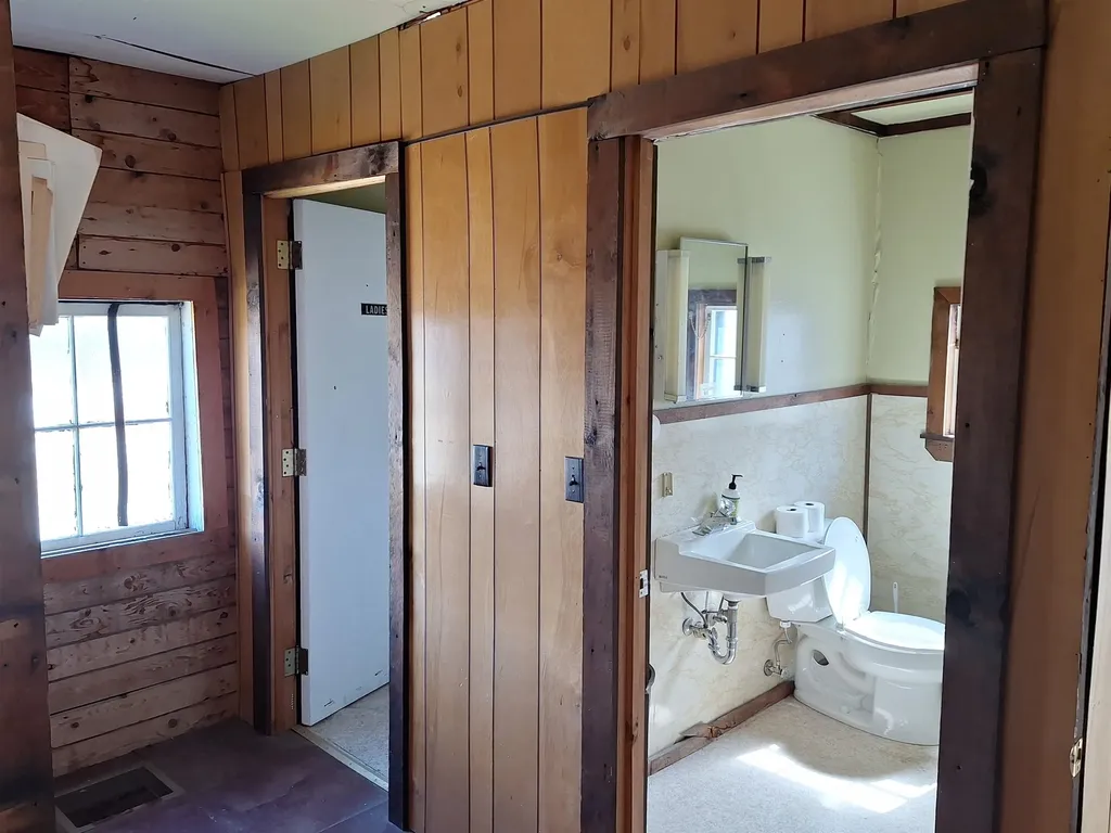 89 South Street Walpole NH 03608