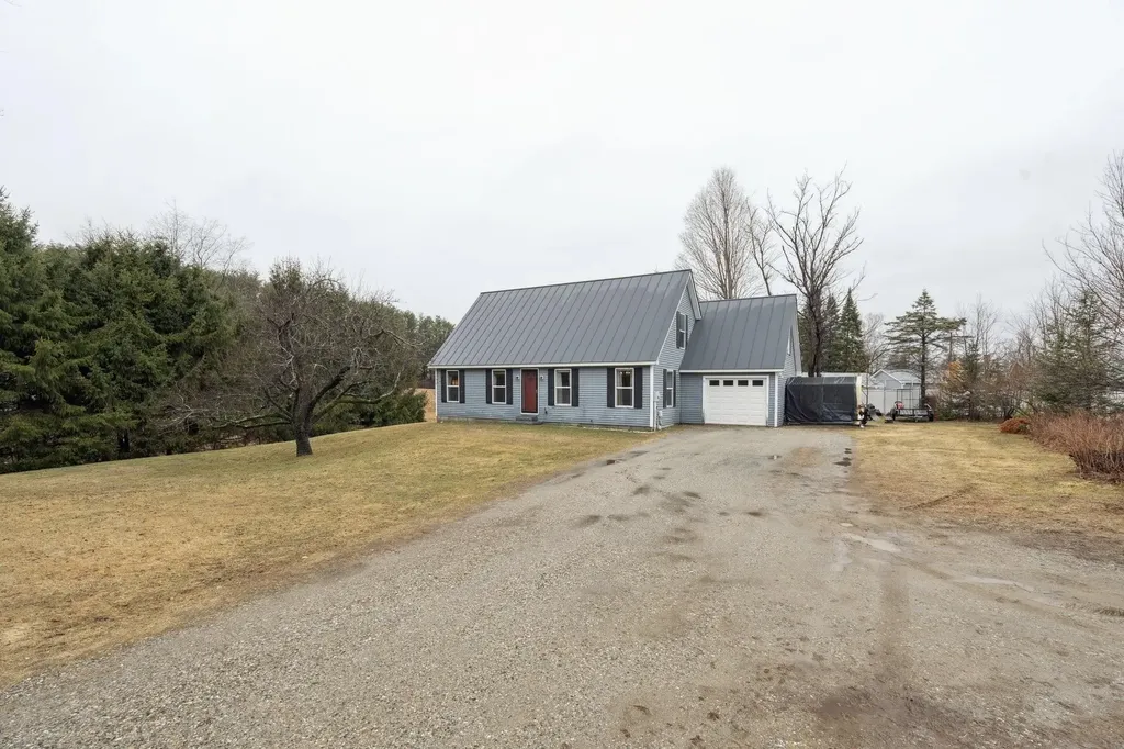 5 Golf Club Road Newport NH 03773