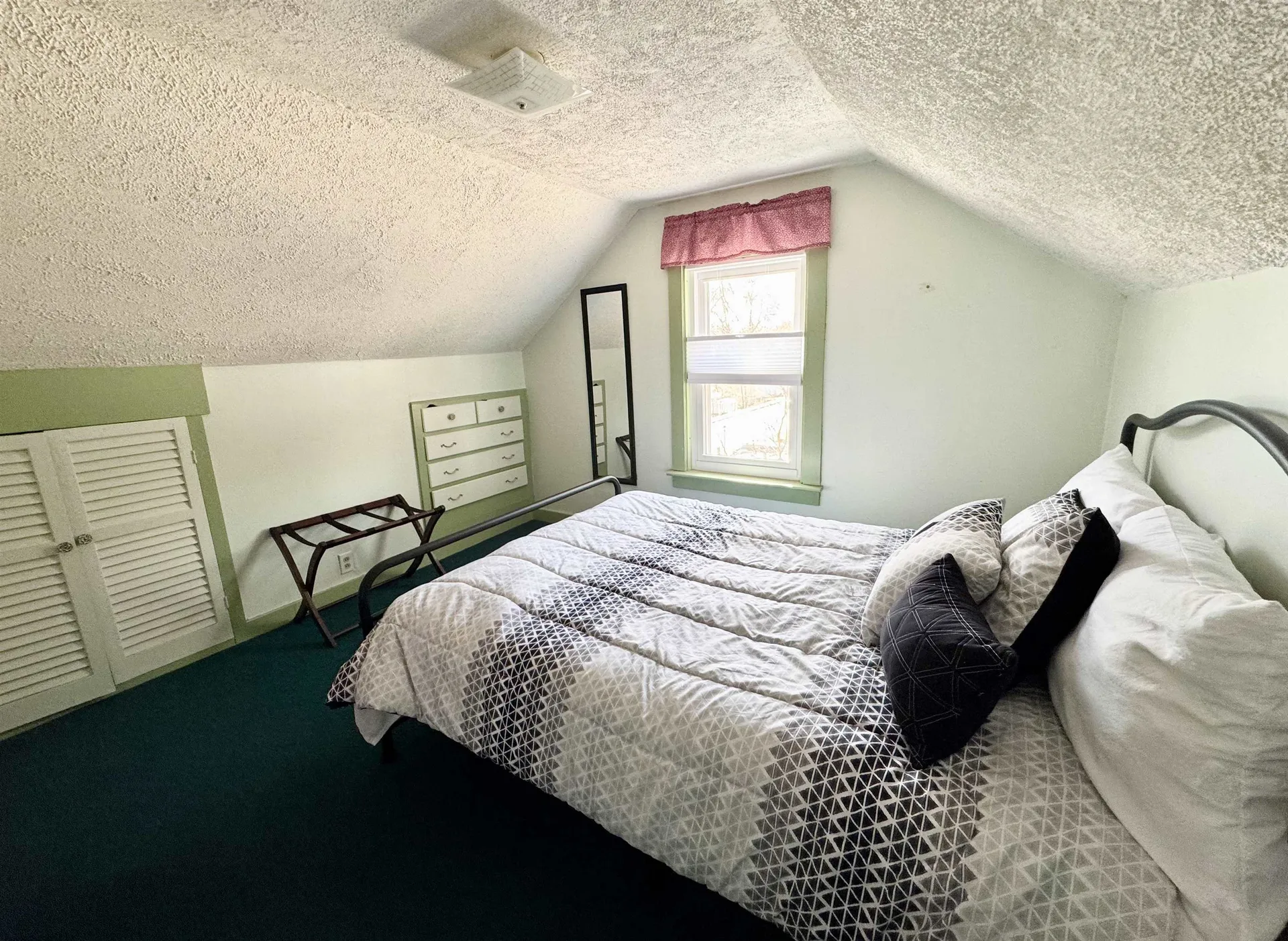 52 Litchfield Street Springfield VT 05156