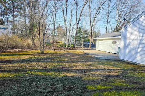 21 Pine Street Fremont NH 03044