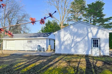 21 Pine Street Fremont NH 03044