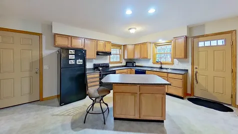 21 Pine Street Fremont NH 03044