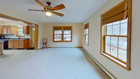 21 Pine Street Fremont NH 03044