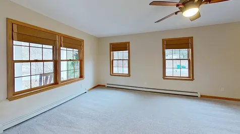 21 Pine Street Fremont NH 03044