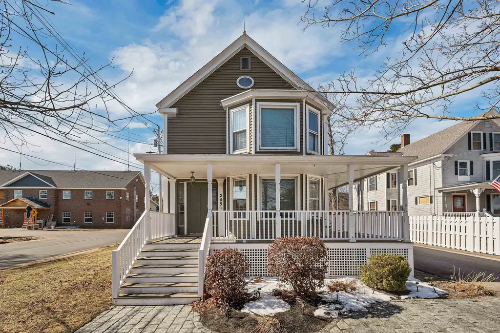245 South Main Street Wolfeboro NH 03894