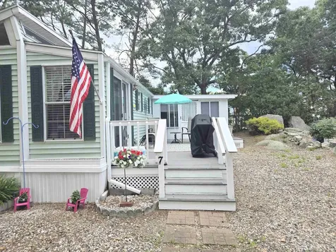 308 State Route 286 Seabrook NH 03874