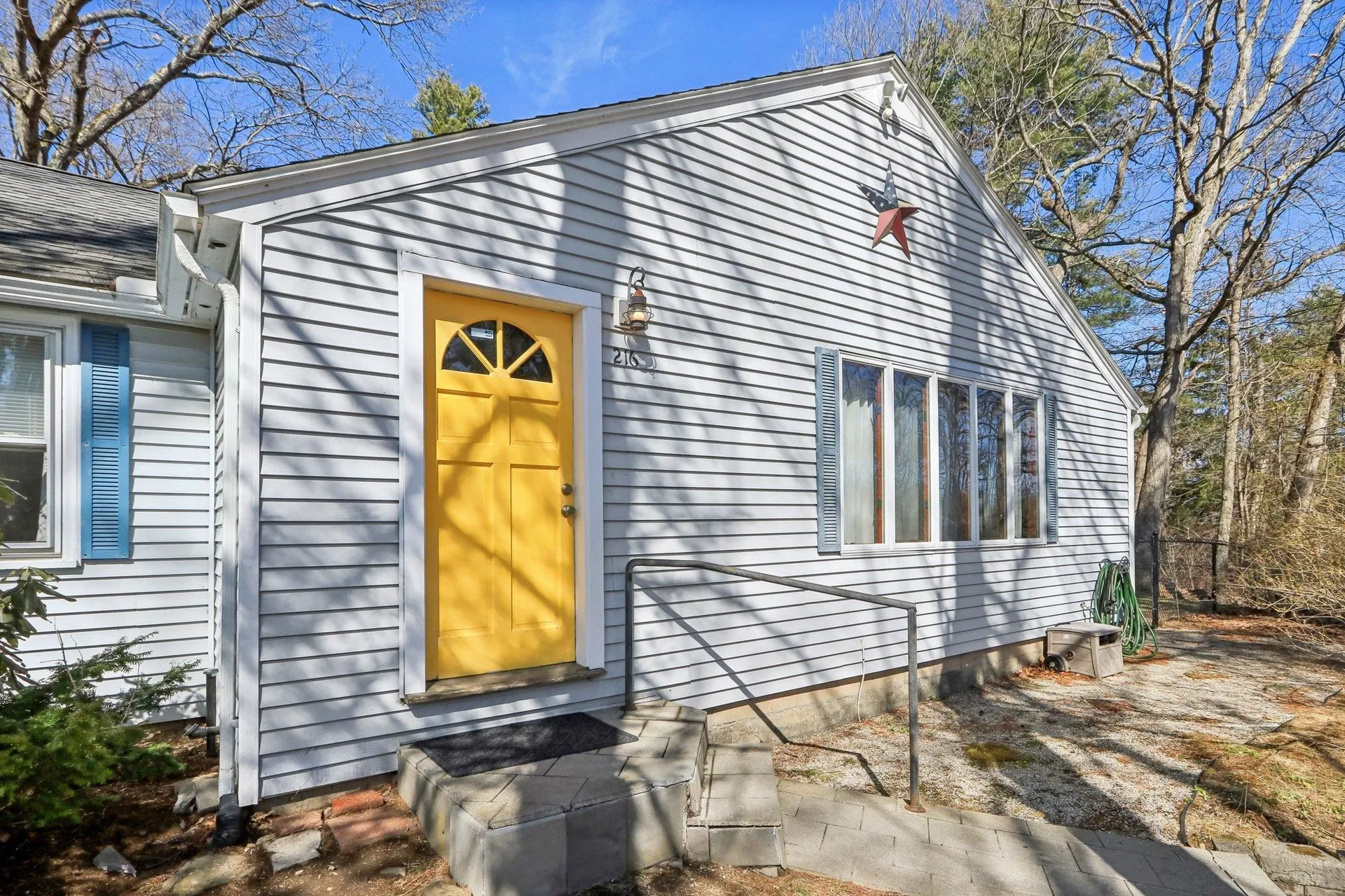 216 Hampstead Road Derry NH 03038