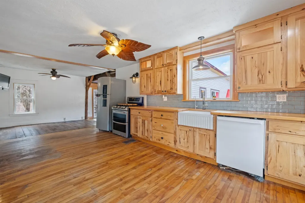 573 Route 25c Piermont NH 03779