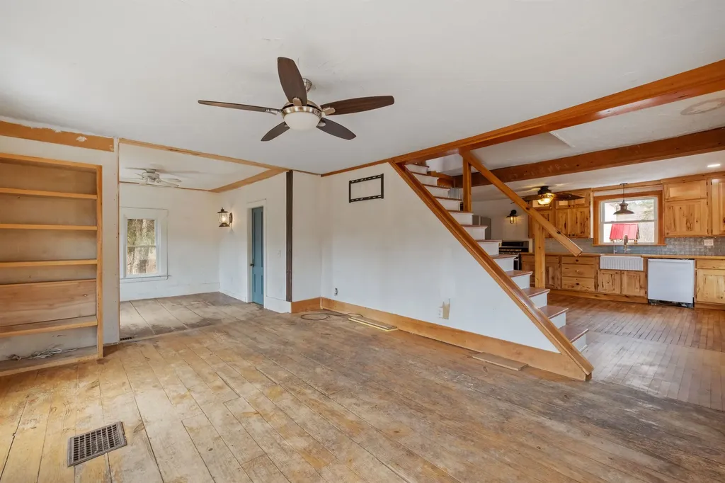 573 Route 25c Piermont NH 03779