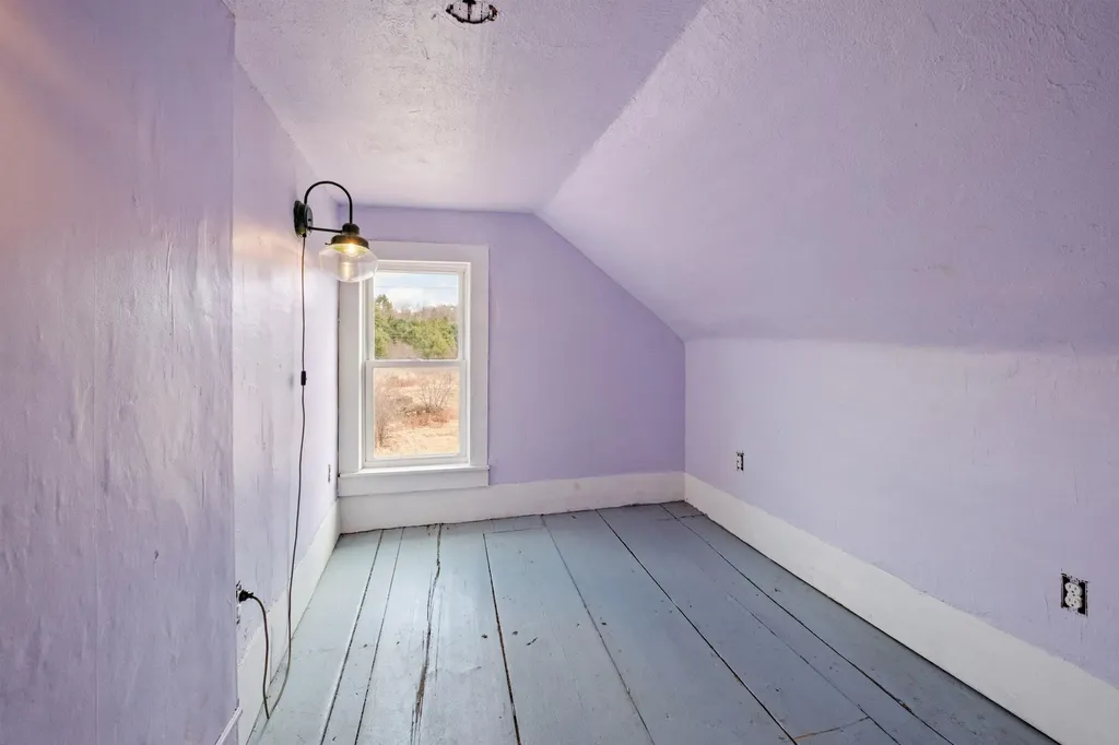 573 Route 25c Piermont NH 03779