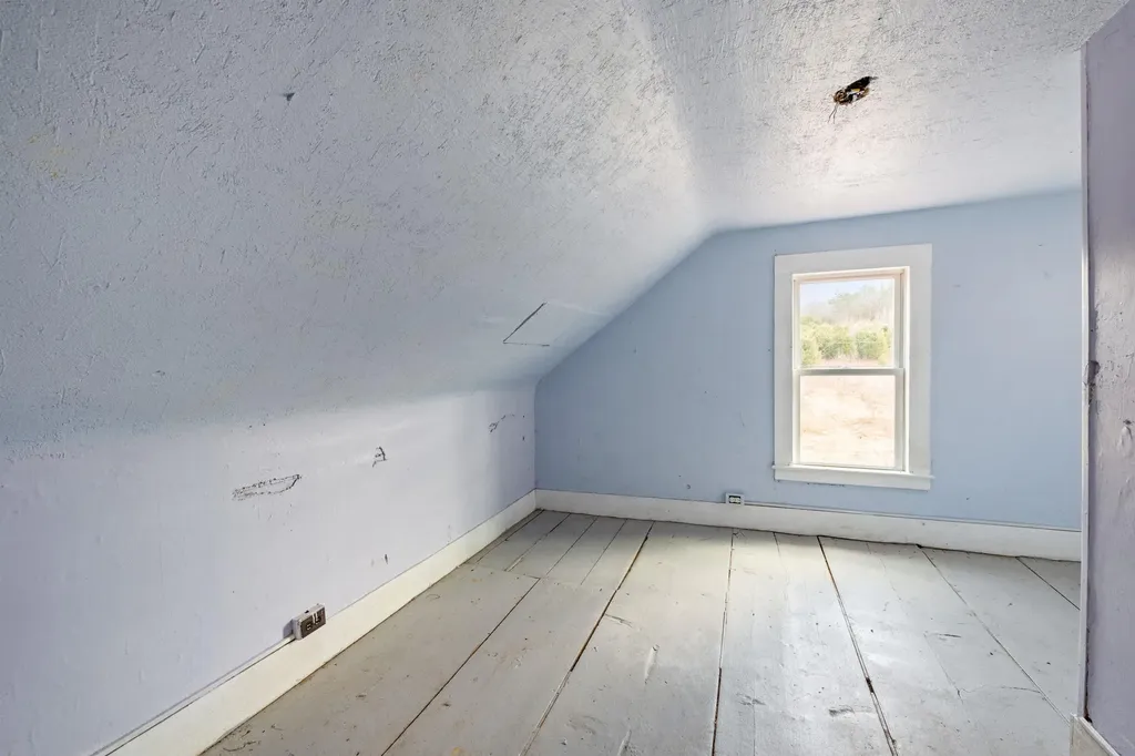 573 Route 25c Piermont NH 03779