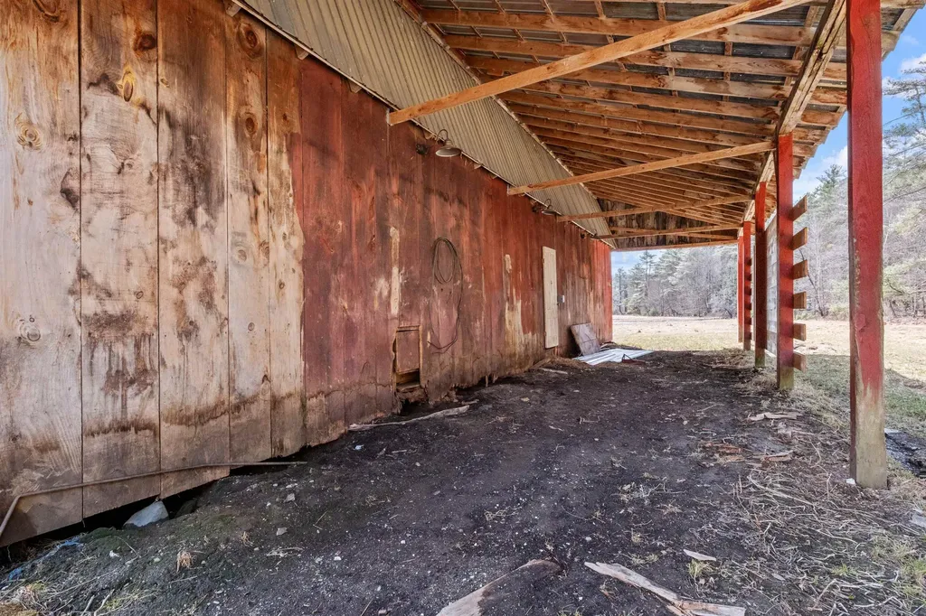 573 Route 25c Piermont NH 03779