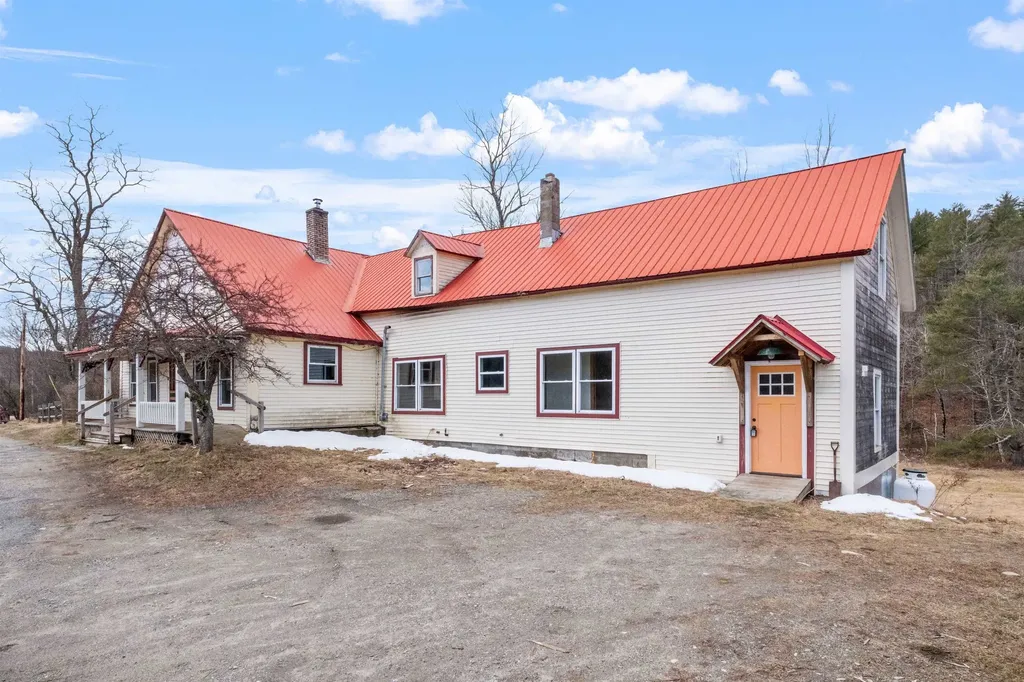 573 Route 25c Piermont NH 03779