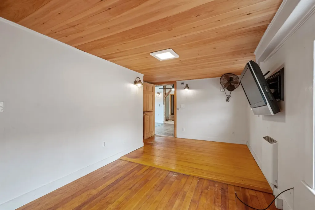 573 Route 25c Piermont NH 03779