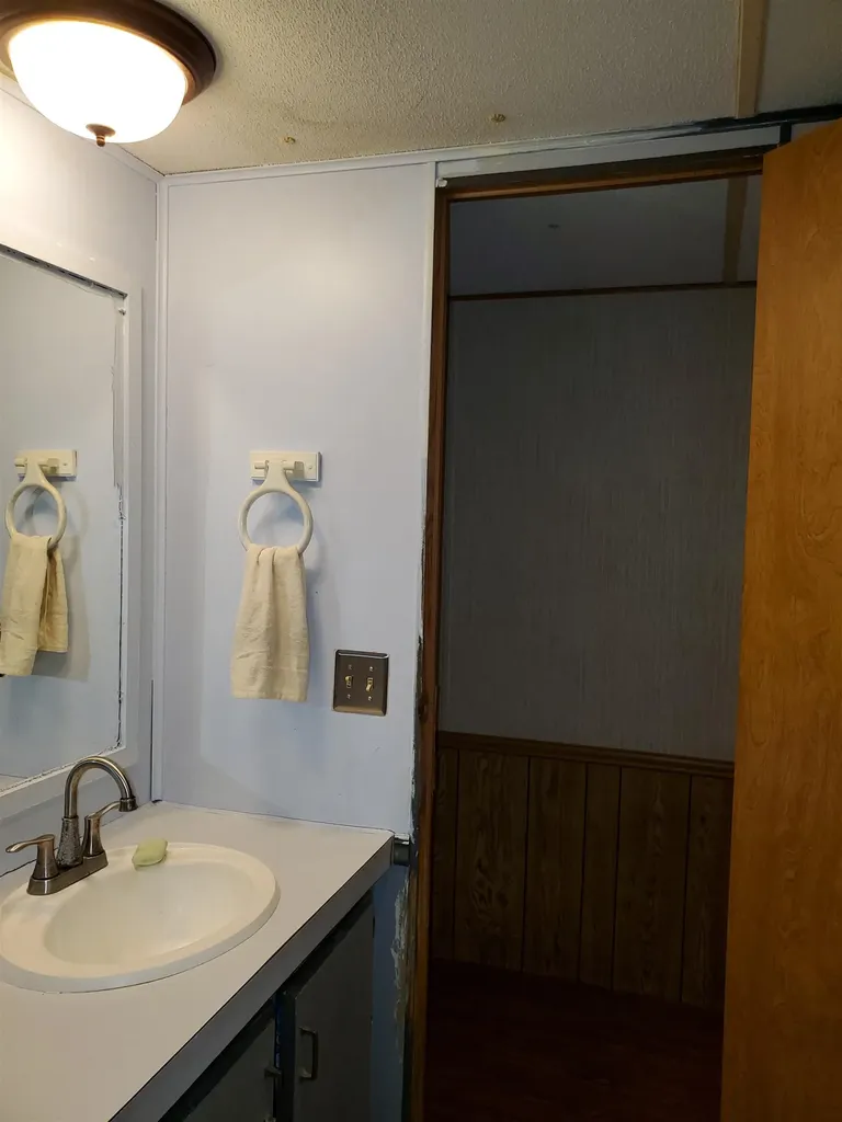 8 Hewitt Drive Enfield NH 03748