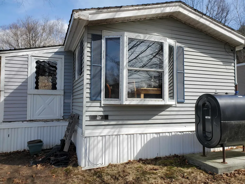 8 Hewitt Drive Enfield NH 03748