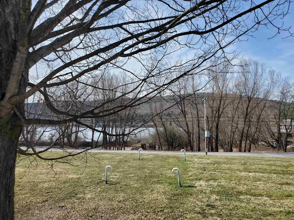 8 Hewitt Drive Enfield NH 03748