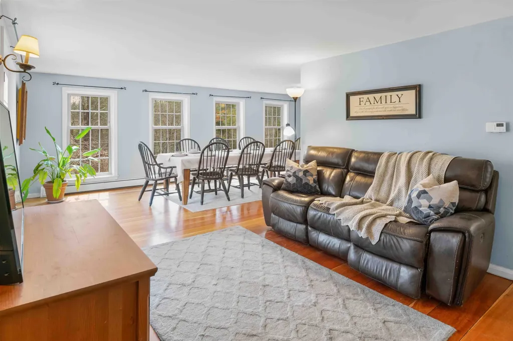 224 Ridgeview Road Weare NH 03281