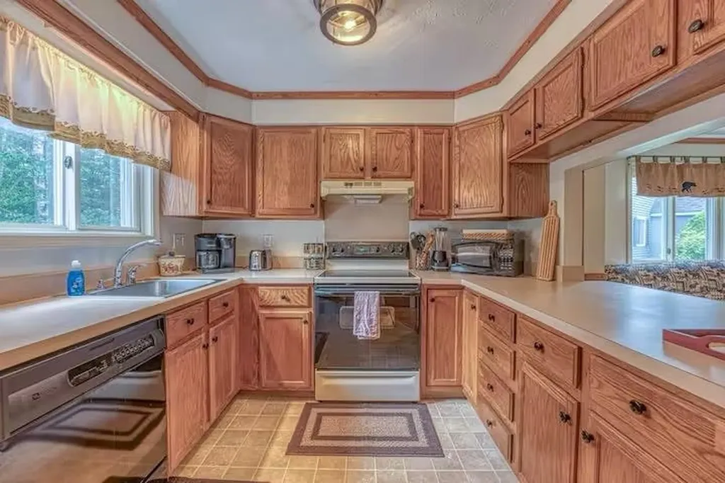 14 Adams Drive Woodstock NH 03262