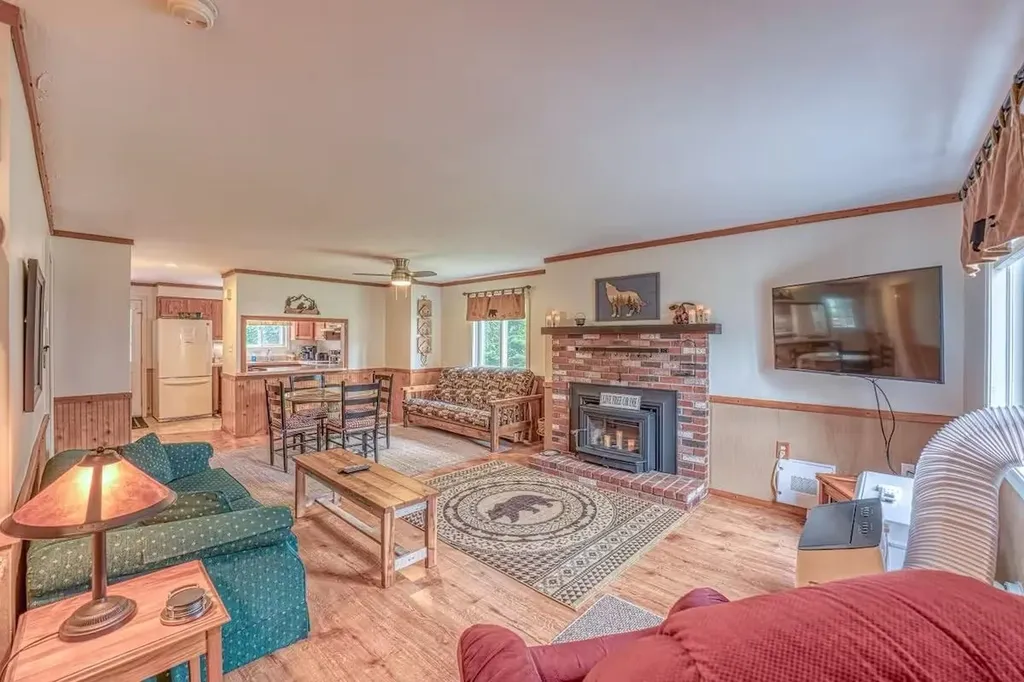 14 Adams Drive Woodstock NH 03262