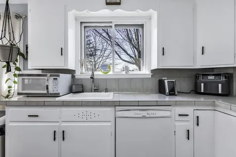 3 Paul Avenue Laconia NH 03246