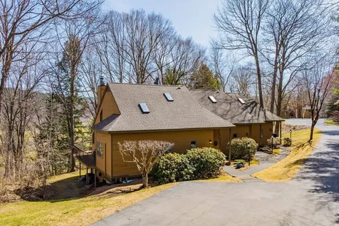 1140 Murphys Road Hartford VT 05059