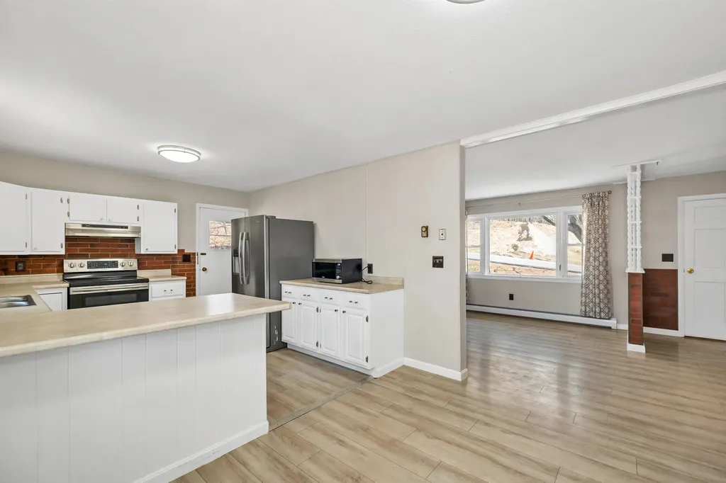 340 Hoyt Road Gilford NH 03249