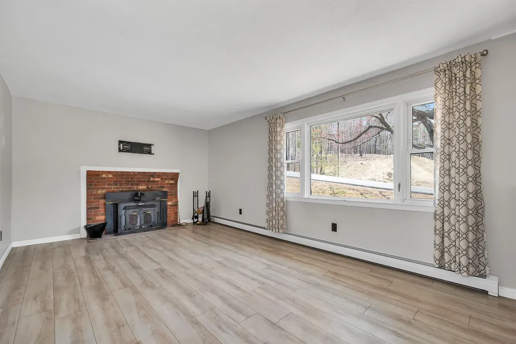 340 Hoyt Road Gilford NH 03249