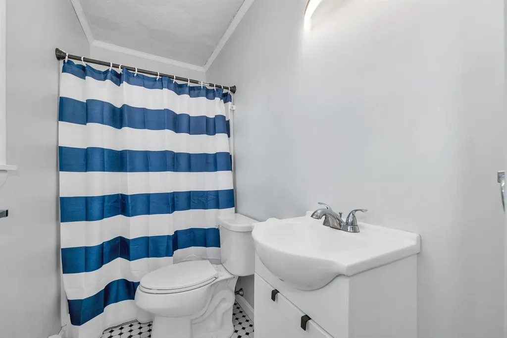 340 Hoyt Road Gilford NH 03249