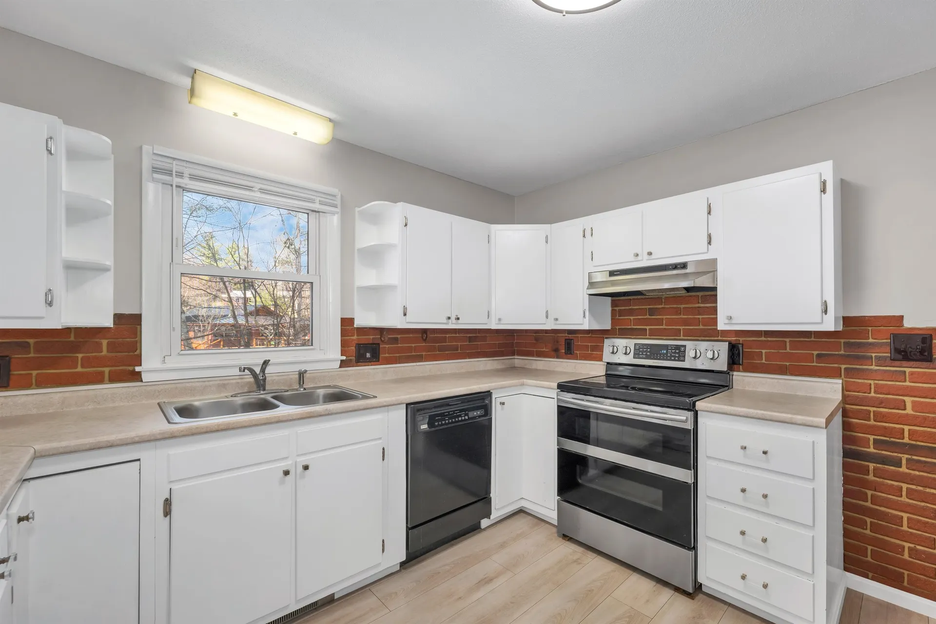 340 Hoyt Road Gilford NH 03249