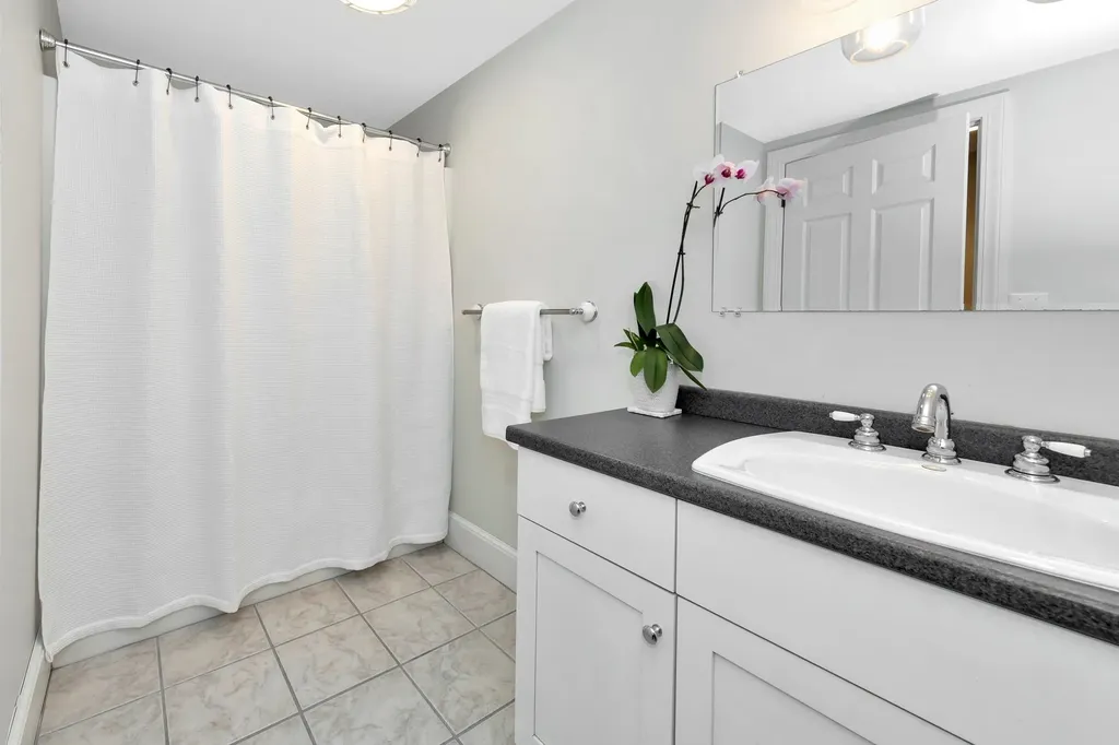 95 Highland Road South Hampton NH 03827