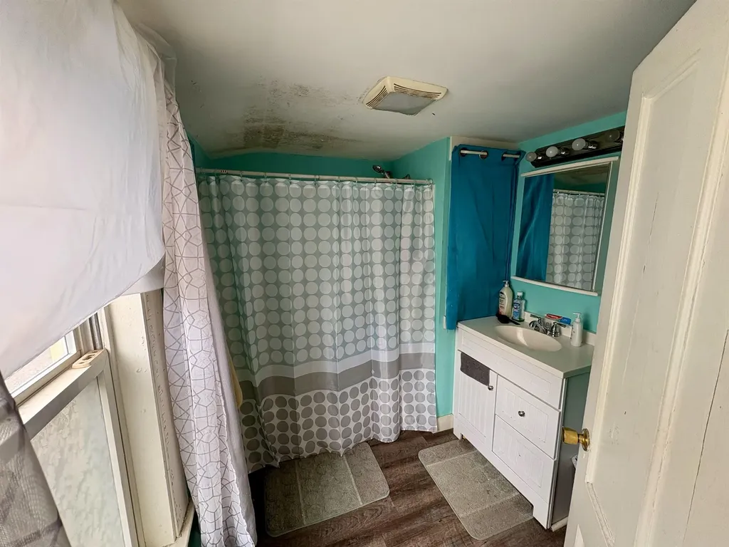 161 N Main Street Rochester NH 03867