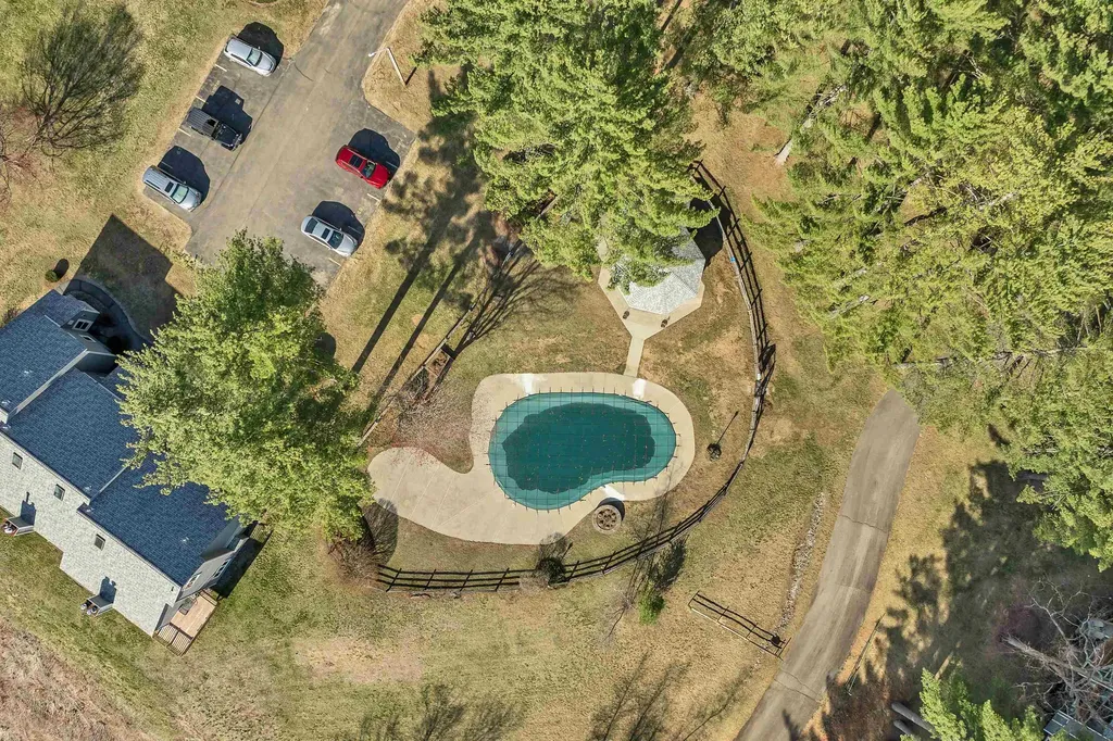 16 Circle Drive Ashland NH 03218