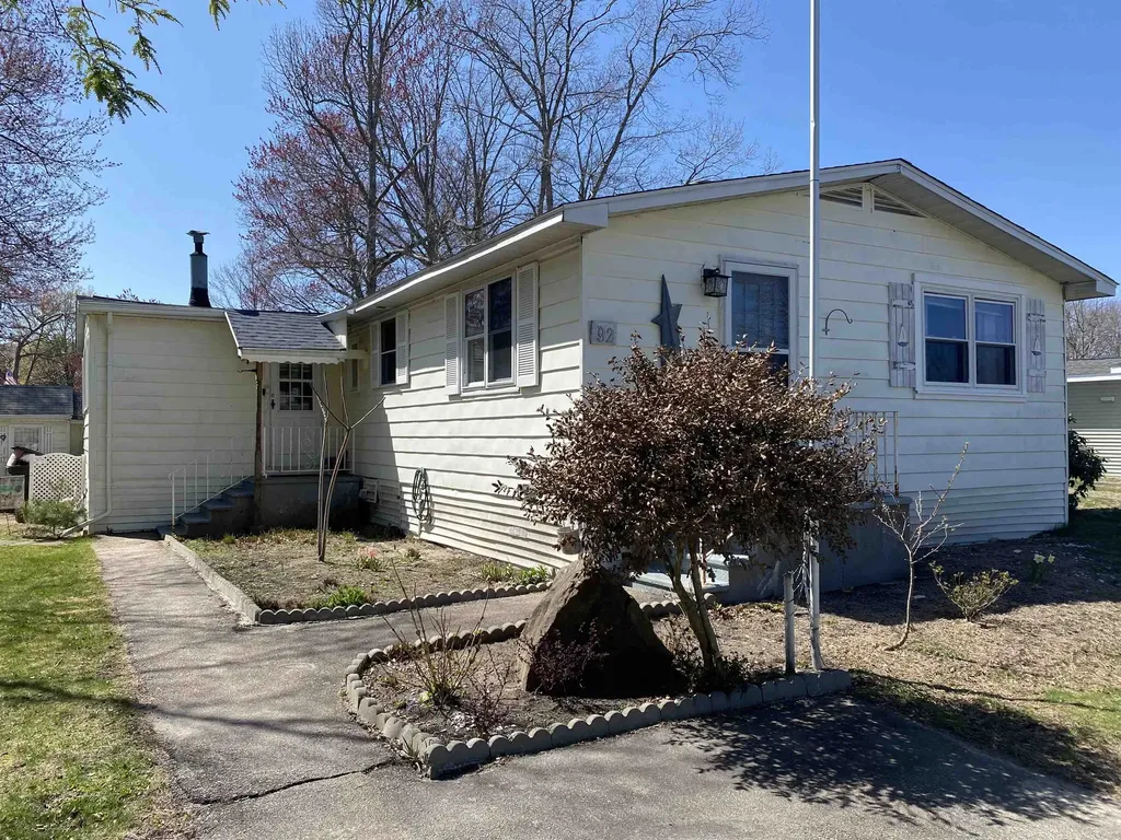 92 Scott Avenue Seabrook NH 03874