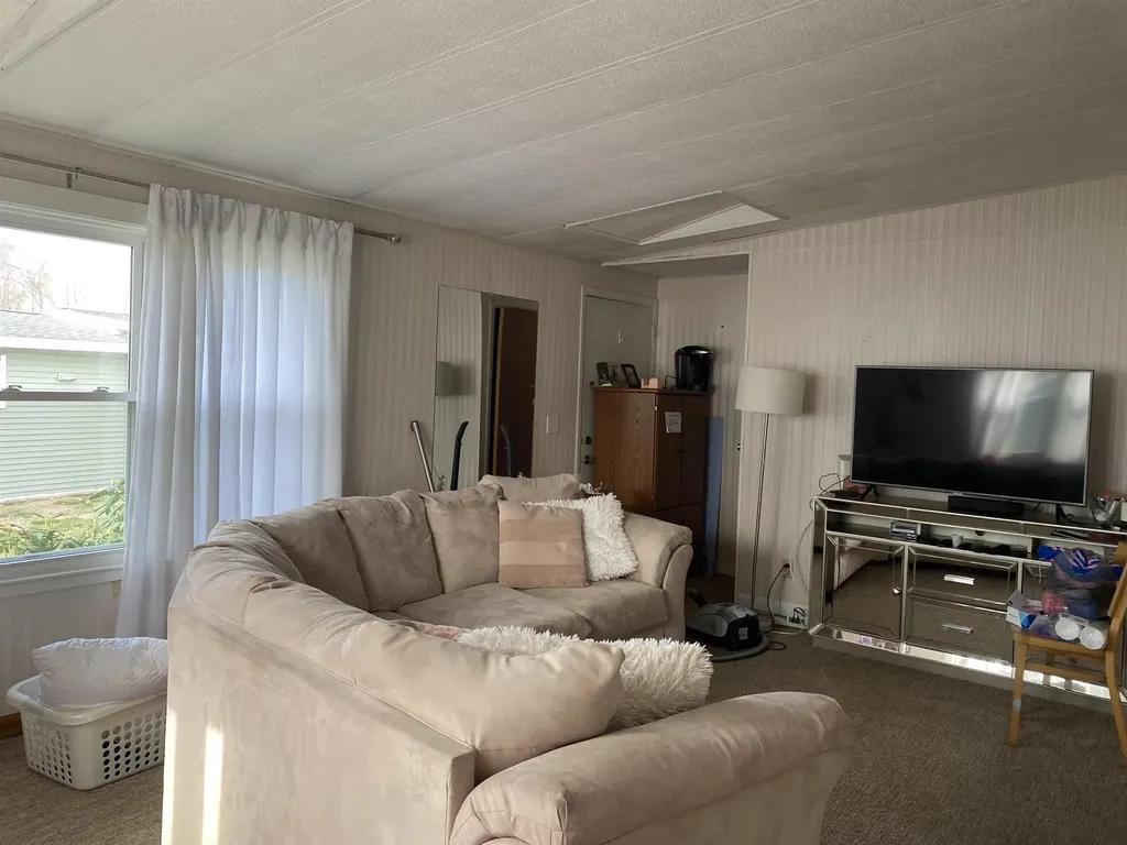 92 Scott Avenue Seabrook NH 03874