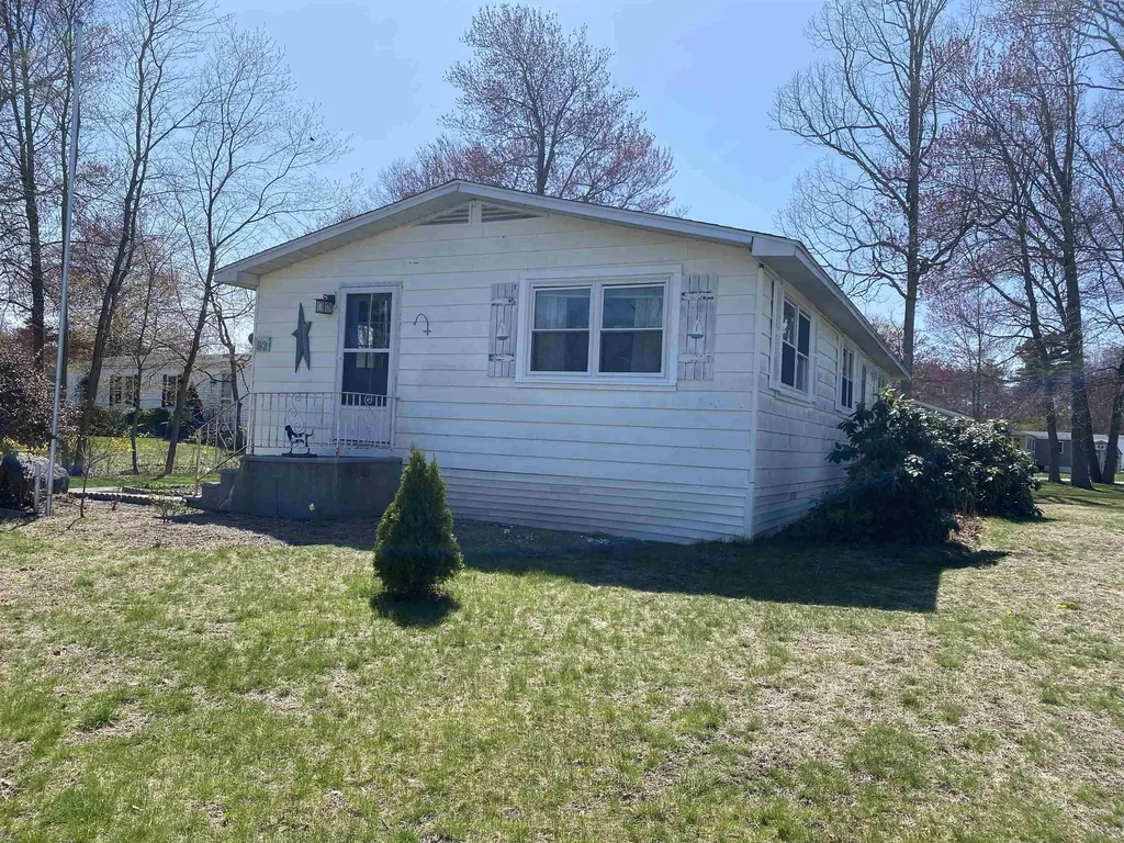 92 Scott Avenue Seabrook NH 03874