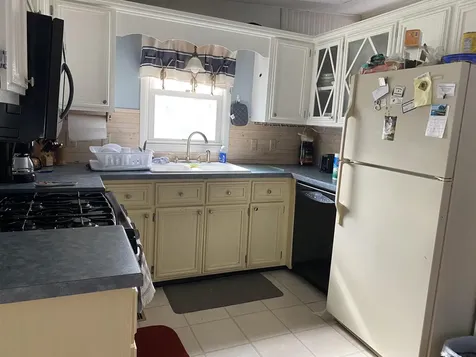 92 Scott Avenue Seabrook NH 03874